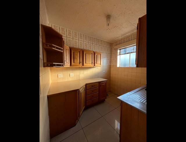 3 BEDROOM APARTMENT FOR SALE IN PRETORIA WEST